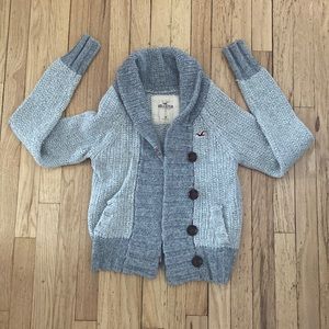 Hollister Women's Gray Sweater